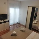 Duje Apartment *